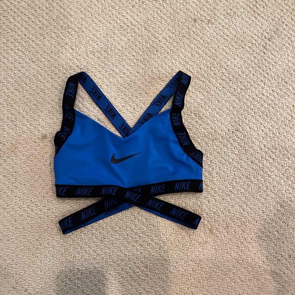 Nike top